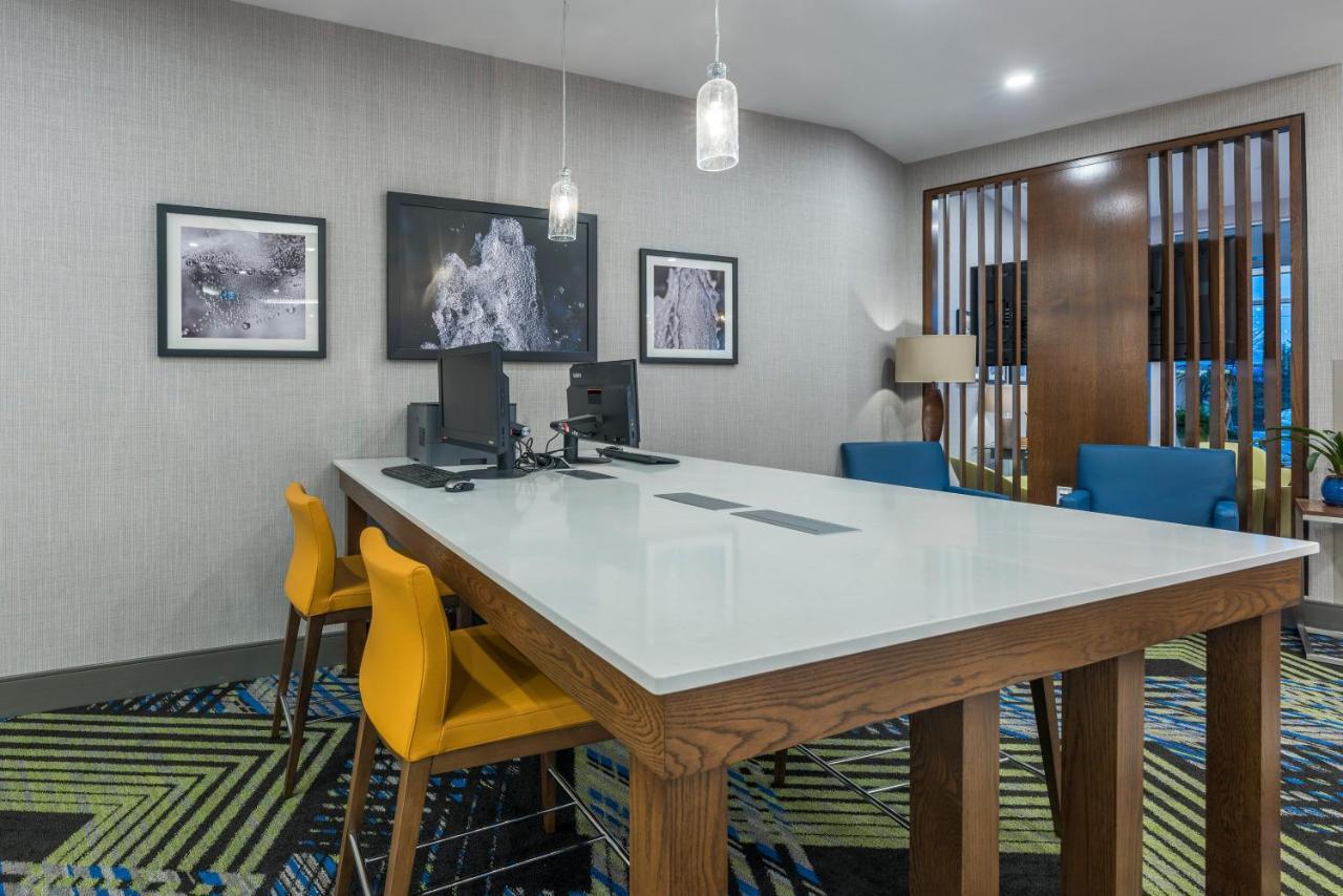 Holiday Inn Express & Suites Moncton By Ihg Kültér fotó